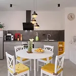 Lägenhet New Cozy Nico 2+1 Pula