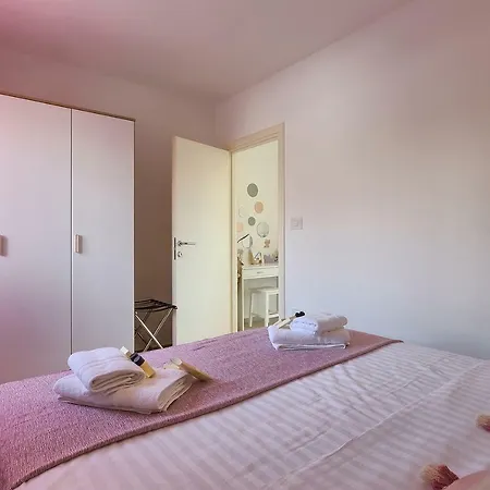 Appartement New Cozy Nico 2+1 Pula