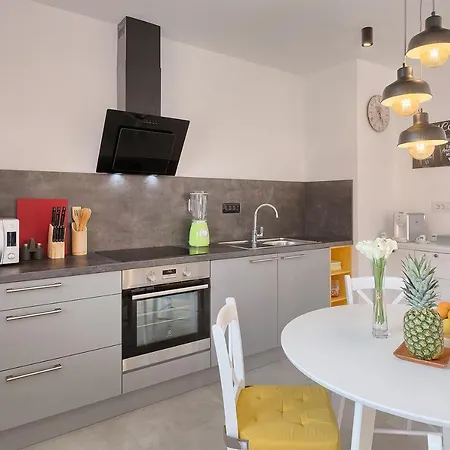 Appartement New Cozy Nico 2+1 Pula